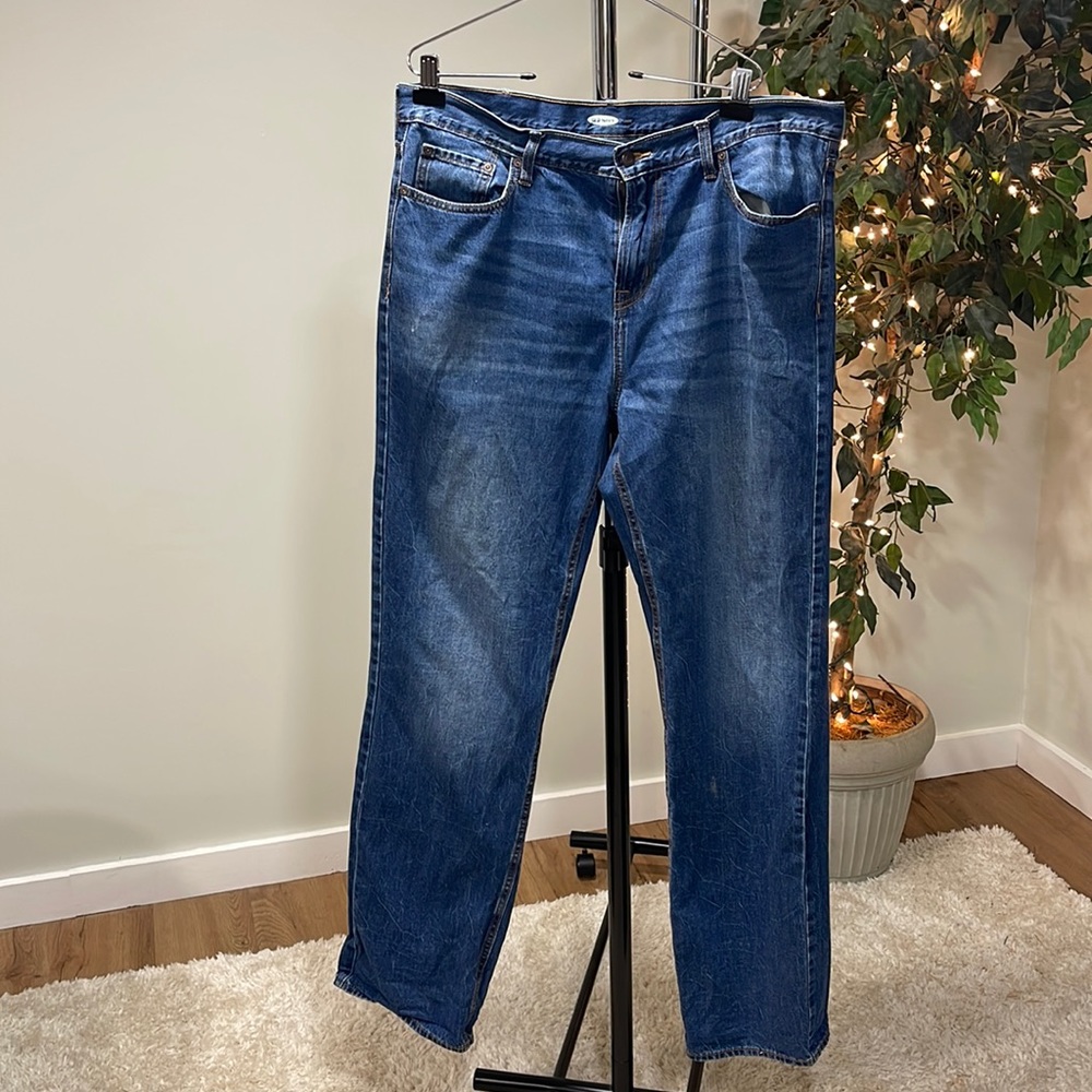TALL MENS OLDNAVY JEANS- lightly worn, waist 36, length 38. Great condition!